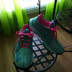 Adidas Bounce Running Shoe